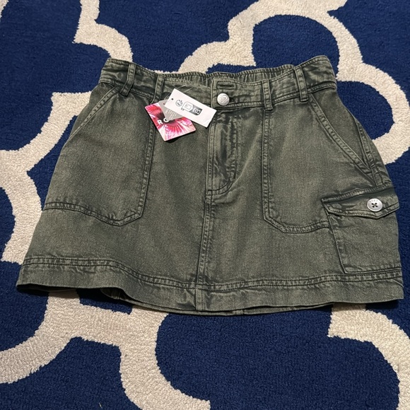 Roxy Roll With It Mini Cargo Skirt - Picture 4 of 4